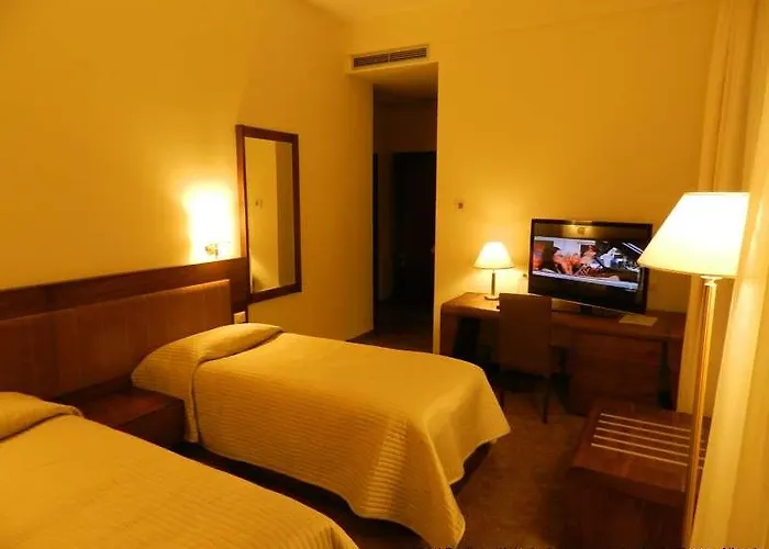 Boutique Kotoni Отель Тирана