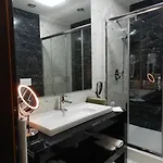 מלון Boutique Kotoni 4*