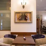 Boutique Kotoni 4* טיראנה