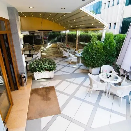 호텔 부티크 코토니 티라나