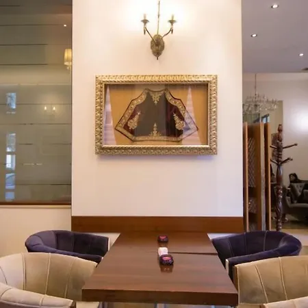 부티크 코토니 4* 티라나