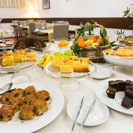 부티크 코토니 호텔 티라나