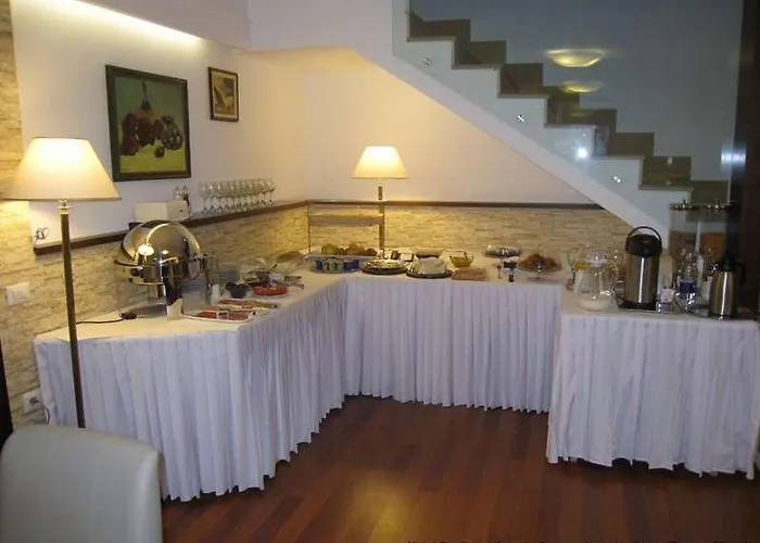 科托尼精品酒店 地拉那