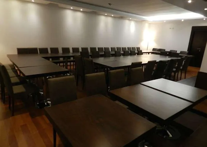 科托尼精品酒店 4* 地拉那