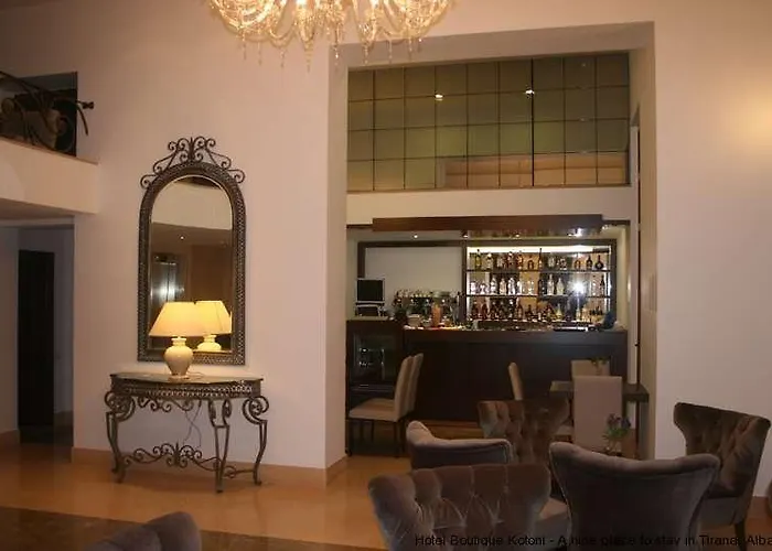 科托尼精品酒店 地拉那